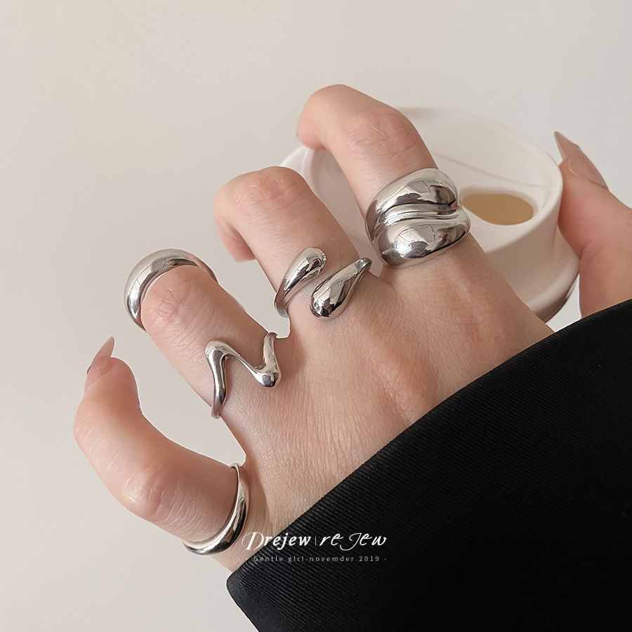 แหวนและสร้อยข้อมือโลหะสไตล์เฉพาะตัวจาก DREJEW สำหรับการใช้งานหลายแบบ