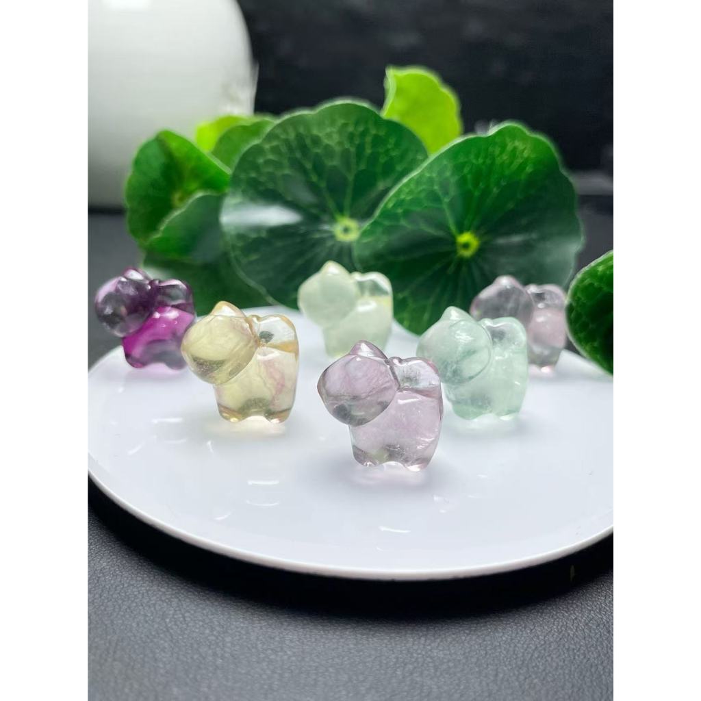 ธรรมชาติ Fluorite Lift-Tail Cat ประมาณ 20 * 19 มม.แกะสลักลูกแมวชิ้นเครื่องประดับน่ารักคริสตัล Hand-Made เครื่องประดับ diy อุปกรณ์เสริม Simple All-Match ของขวัญ