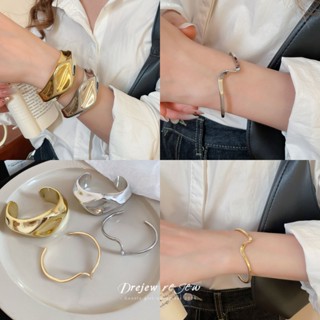 กระเป๋าเดินทางสไตล์ยุโรปและอเมริกา ดีไซน์เรียบหรู สวมใส่ง่าย…