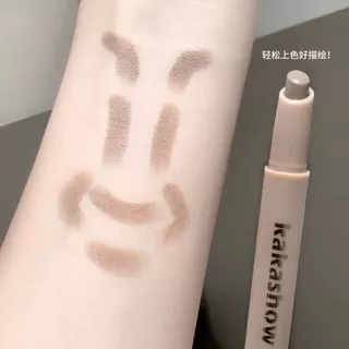 KAKASHOW Brown Contour Stick พร้อมแปรง - สูตรมอยส์เจอร์ไรเซอร์ด้านธรรมชาติ กันน้ํา และกันรอยเปื้อน การแกะสลัก 3 มิติที่ราบรื่นสําหรับการนําเสนอ C568