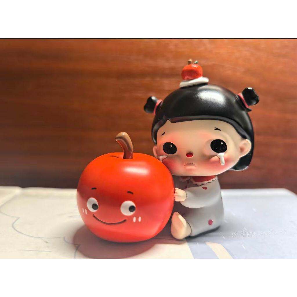 Kubao studio kubao Apple ท่านั่งรูปอินเทรนด์เล่นตุ๊กตาของเล่นตุ๊กตาของขวัญ