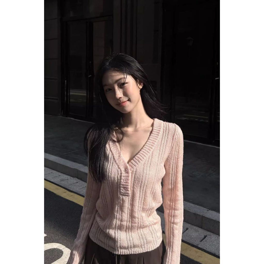 เสื้อกันหนาวสีชมพูแบบโวลต์ สำหรับผู้หญิง ออกแบบมาในสไตล์ขี้เกียจ สวมใส่สบาย เบาบางพอดีตัว และให้ความรู้สึกนุ่มนวล ราคา ถูกที่สุด ดีลบีเคเค แกลเลอรีภาพที่ 3