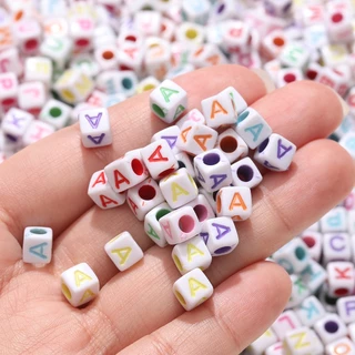 St.kunkka ลูกปัดอะคริลิคสแควร์ ลูกปัดตัวอักษร A-Z ขนาด 6x6 มม. 100 ชิ้น ใช้ทำสร้อยข้อมือและสร้อยคอมือเอง