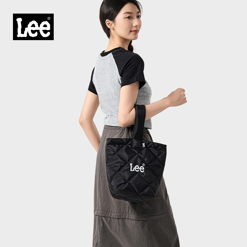 Lee Lee  กระเป๋าผู้หญิง 2025 กระเป๋าถือสไตล์ใหม่ระดับไฮเอนด์สำหรับเดินทางผู้หญิง