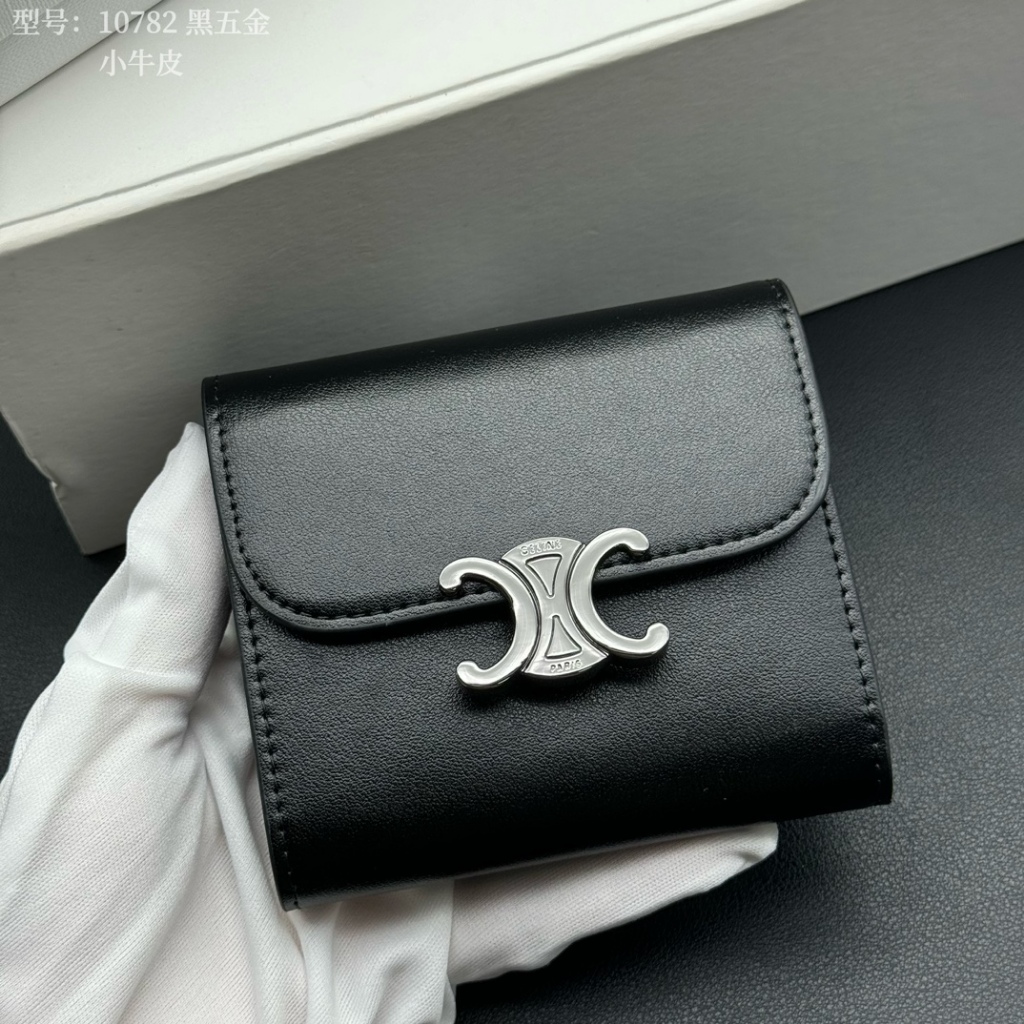 [พร้อมกล่อง] CELINE กระเป๋าสตางค์สองพับสไตล์ใหม่ กระเป๋าสตางค์เดินทางคุณภาพสูง