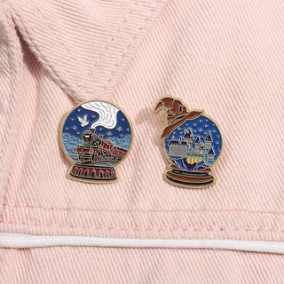 Magic Academy Potter เคลือบ Pin แม่มด Magic หมวกเข็มกลัดแมว Witchcraft Spell Pins ป้ายปก Gothic อุปกรณ์เสริมของขวัญสําหรับเพื่อน