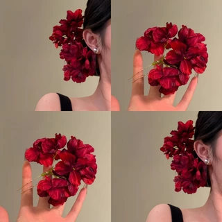 กิ๊บเจ้าสาวสไตล์จีน ดอกไม้สีแดง พร้อมผ้าโพกศีรษะ ดีไซน์เรียบง่าย