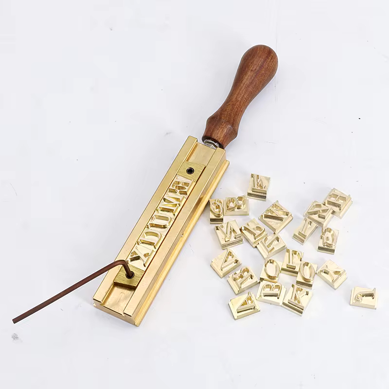 Apart ทองเหลืองแสตมป์ตัวอักษรแม่พิมพ์ตัวอักษรภาษาอังกฤษตัวเลขสัญลักษณ์ Letter Clamp T-slot สําหรับเครื่องปั๊มร้อน