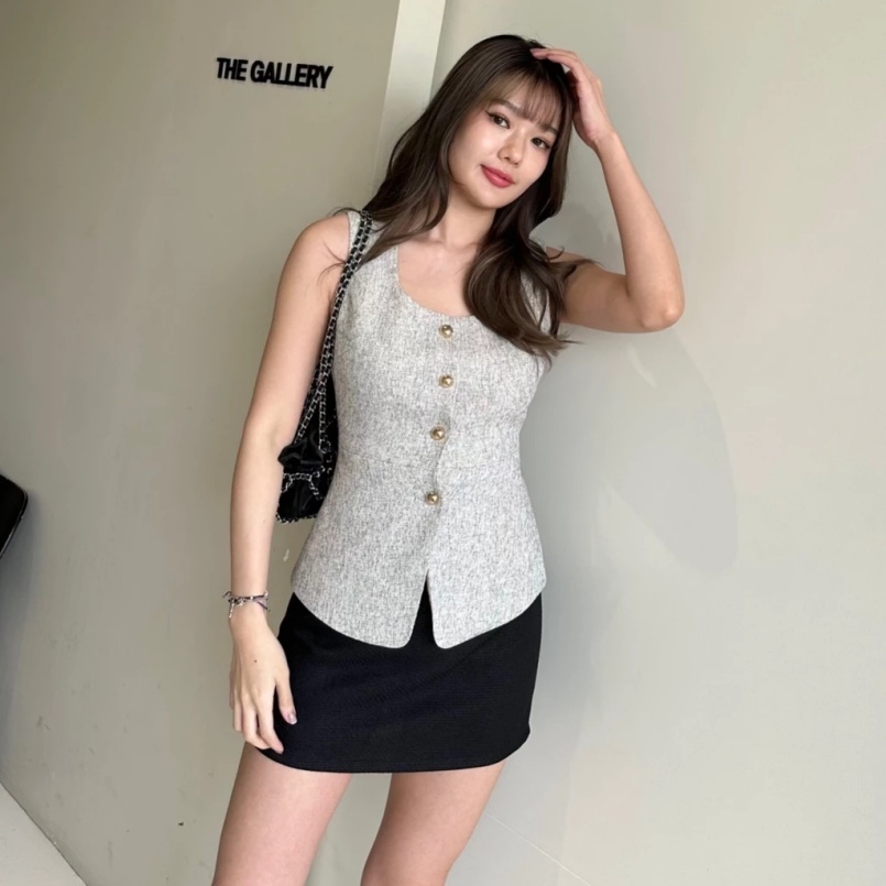 Thesummernade : Irene vest เสื้อกั๊กผ้าทวิต