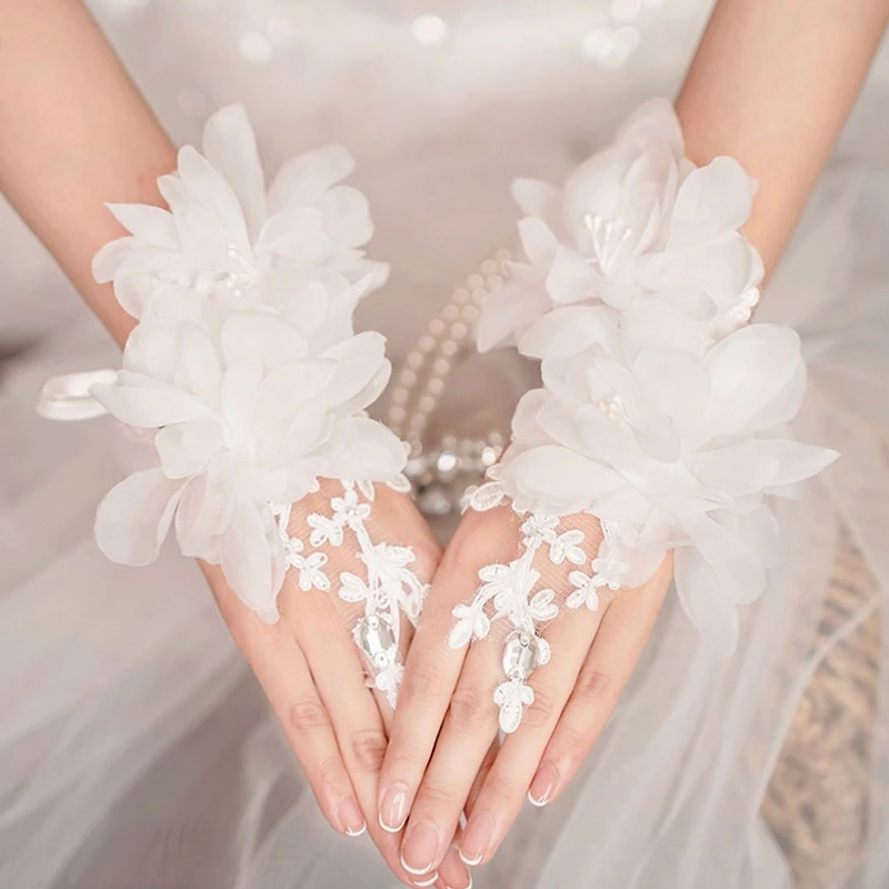 ถุงมือลายลูกไม้สำหรับงานแต่งงานของผู้หญิง คู่ละออร่ามและสง่างาม
