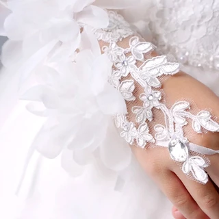 ถุงมือลายลูกไม้สำหรับงานแต่งงานของผู้หญิง คู่ละออร่ามและสง่างาม
