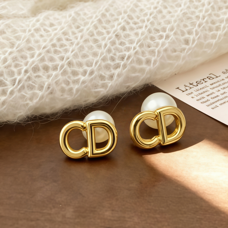 Xiya French Simple CD Letter Pearl ต่างหูแฟชั่นต่างหูมุกทุกคู่