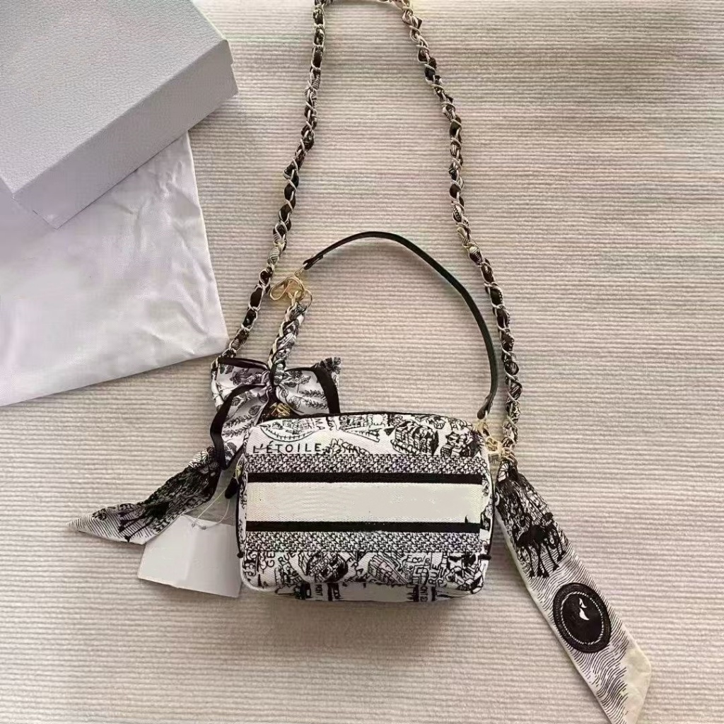 Fashion DIY Transformed Double-chain Makeup Bag (มิติ: 18.5*13.5*8ซม.)