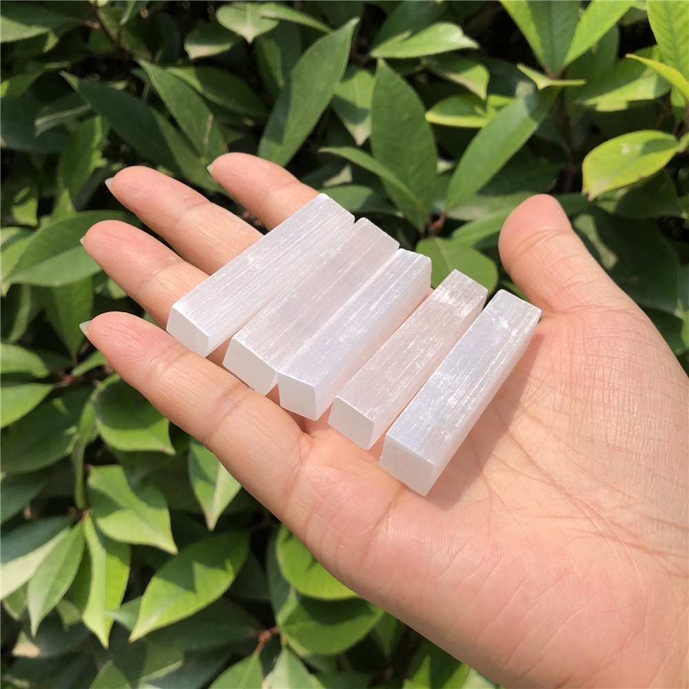 เซเลไนต์สีขาว 5-6cm สำหรับการทำสมาธิและทำความสะอาดพลังงาน