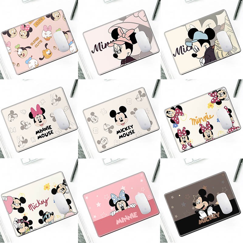 37*25ซม. แผ่นรองเมาส์ลายการ์ตูนมิกกี้และมินนี่เมาส์น่ารัก,แผ่นรองเม้าส์กันลื่นทนทาน,ทัวร์ริ่งมิกกี้และมินนี่ ,เหมาะสําหรับแฟนๆดิสนีย์และการใช้งา
