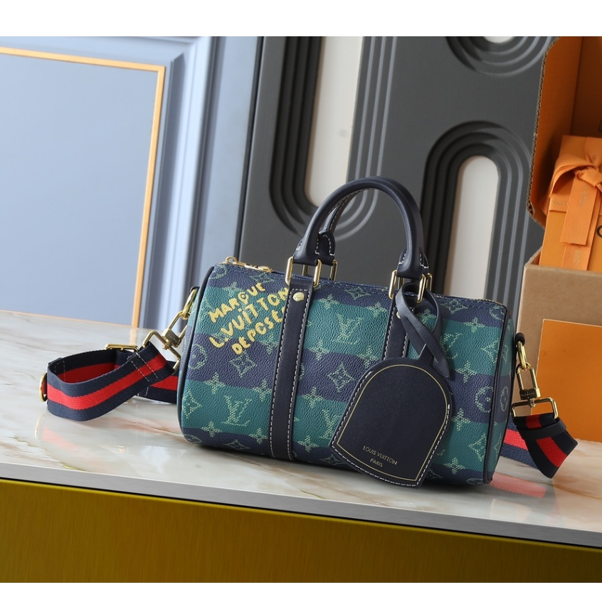 กระเป๋าใส่หมอนใหม่ M25855 Dimensions :25.0 x 15.0 x 11.0 ซม.