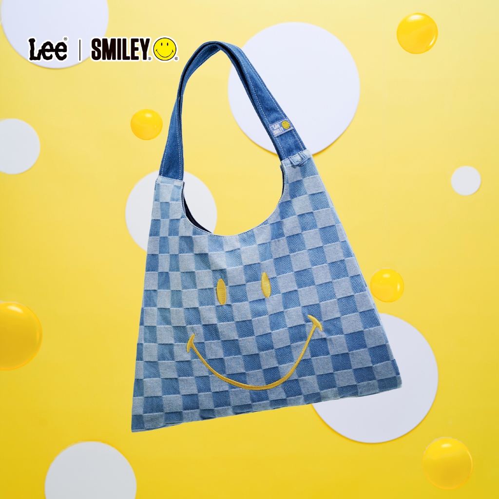 Lee x Smiley Official Smiley Face Tote Bag ขนาดใหญ่ ใช้งานได้ทั้งการเดินทางและช้อปปิ้ง