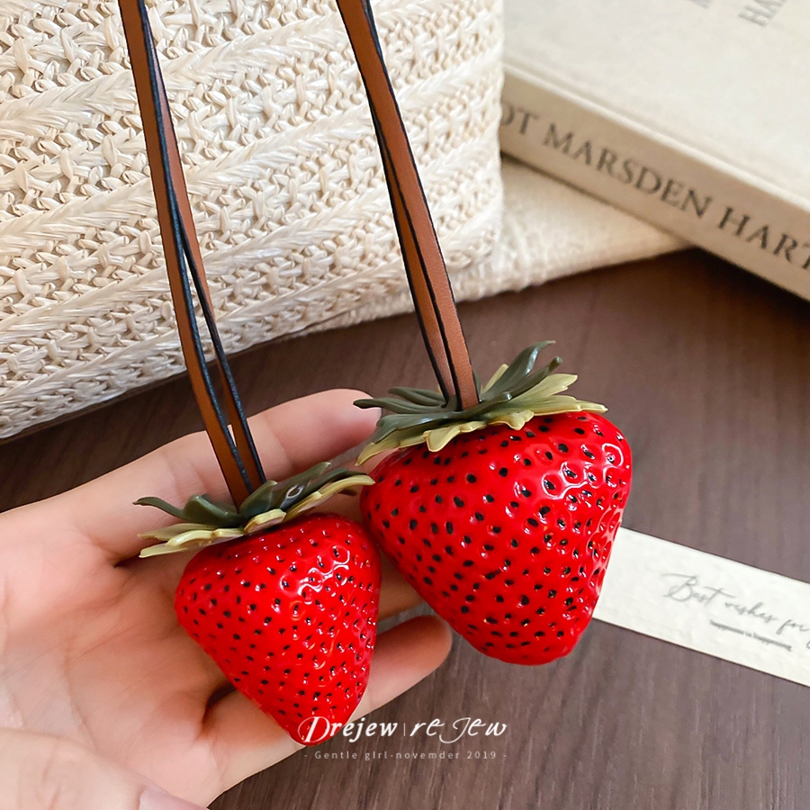 สร้อยคอมุคสตรอเบอร์รี่เรซิน สร้อยคอน่ารัก เพิ่มสไตล์แฟชั่น