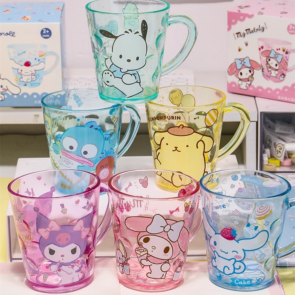 🥛 แก้วน้ำเด็ก Sanrio Kuromi วัสดุ AS คุณภาพดี ใสสวย ใช้ได้ทั้งดื่มน้ำ ดื่มนม และบ้วนปาก ขนาด 260ml เหมาะสำหรับเด็ก 2 ปีขึ้นไป