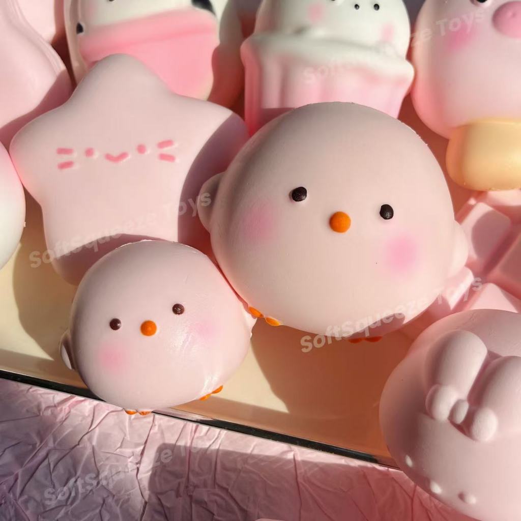 สกุชชี่ ​​ของเล่นกดสีชมพูน่ารัก ของเล่นเด้งช้าหลังกด ของเล่น SoftSqueeze
