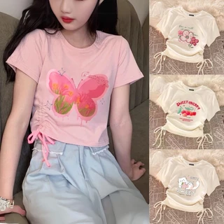 【จัดส่งจากประเทศไทย】เสื้อยืดแขนสั้นเด็กผู้หญิงสไตล์เกาหลีรุ่นใหม่ พิมพ์ลายและดีไซน์ตามเทรนด์ ออกแบบเฉพาะสำหรับเด็กผู้หญิง