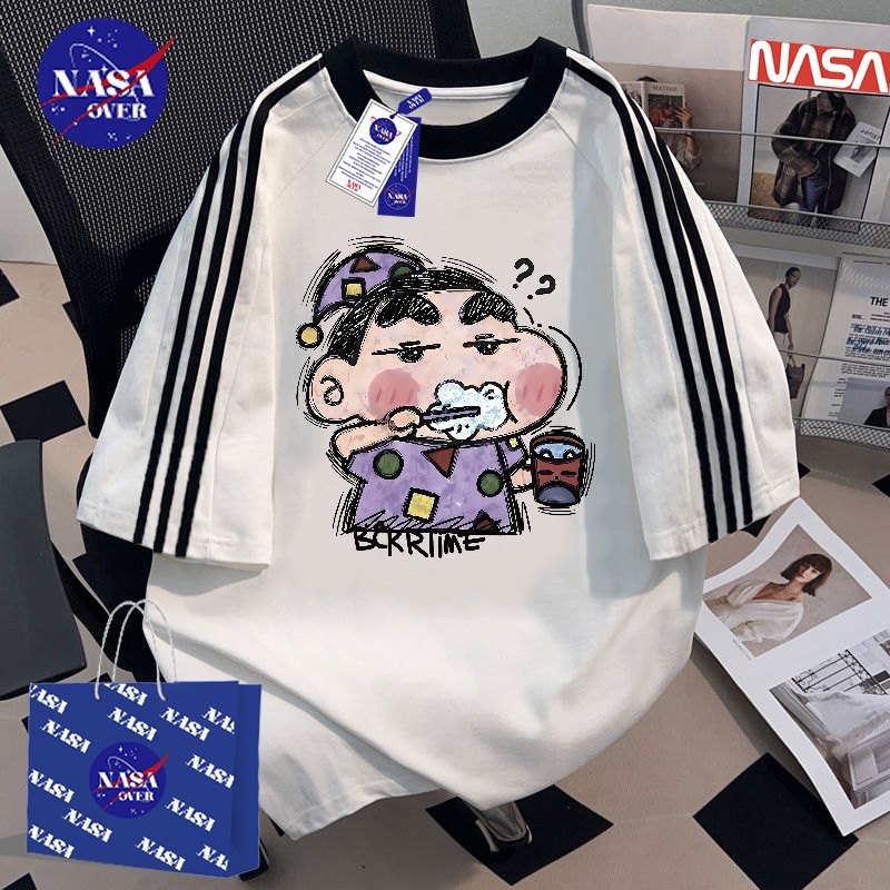 【พร้อมส่ง】🔥NASA ฤดูร้อน ผ้าฝ้ายแท้100% หลวม สไตล์ญี่ปุ่น สามแถบ แขนสั้น ยูนิเซ็กส์ ลายการ์ตูน 🐻 ลำลอง  เสื้อYG1103