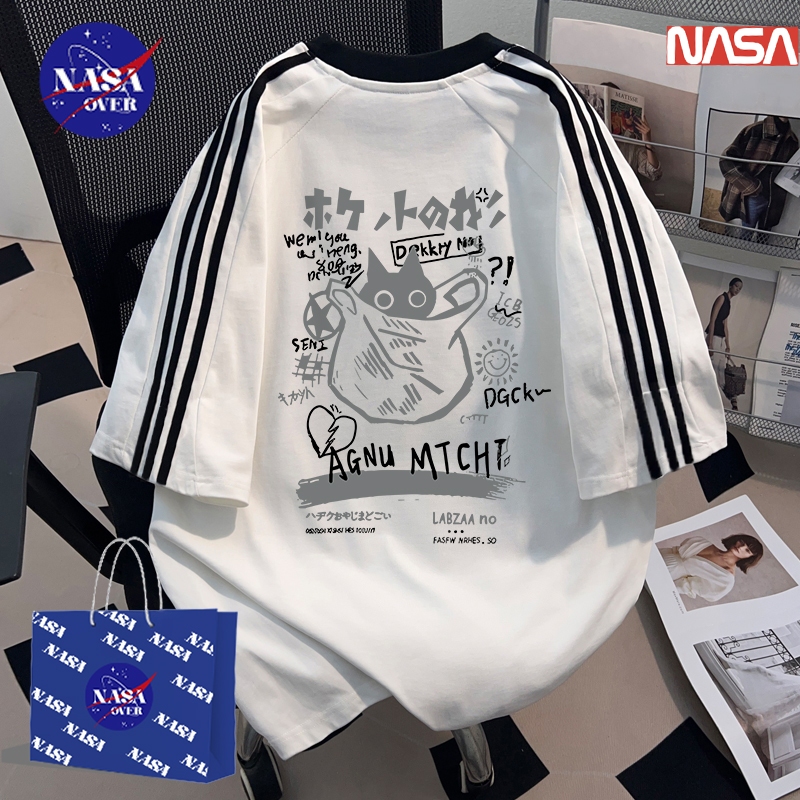 【พร้อมส่ง】🔥NASA ผ้าฝ้ายแท้100% ลำลองสามแถบ แขนสั้น ยูนิเซ็กส์ ฤดูร้อน สไตล์กราฟฟิตี้ 🖌️สไตล์ญี่ปุ่น 🌸หลวม เสื้อYG1038