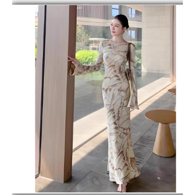 Liasynn ฤดูใบไม้ร่วงขนาดใหญ่ดูดี Nicheภาษาฝรั่งเศสคําชุดยาว Seaside Vacation Slim-fit Classy แคบเอว Flared Sleeve พิมพ์ชุด