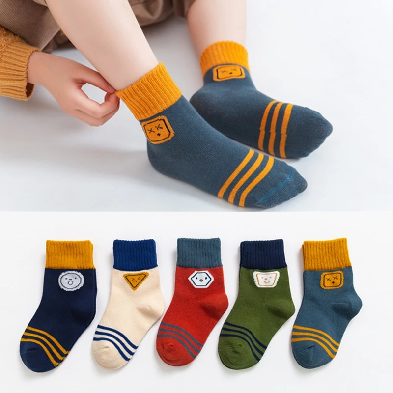 ถุงเท้าเด็ก breathable anti-slip สำหรับวัยหัดเดินและโรงเรียน จากแบรนด์ Attend (อายุ 1-12 ปี)