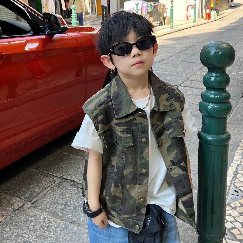 เสื้อกั๊กดีไซน์ใหม่สำหรับเด็กผู้ชาย ปี 2025 สำหรับฤดูใบไม้ผลิและใบไม้ร่วง ดีไซน์ลายยีนส์เท่ๆ