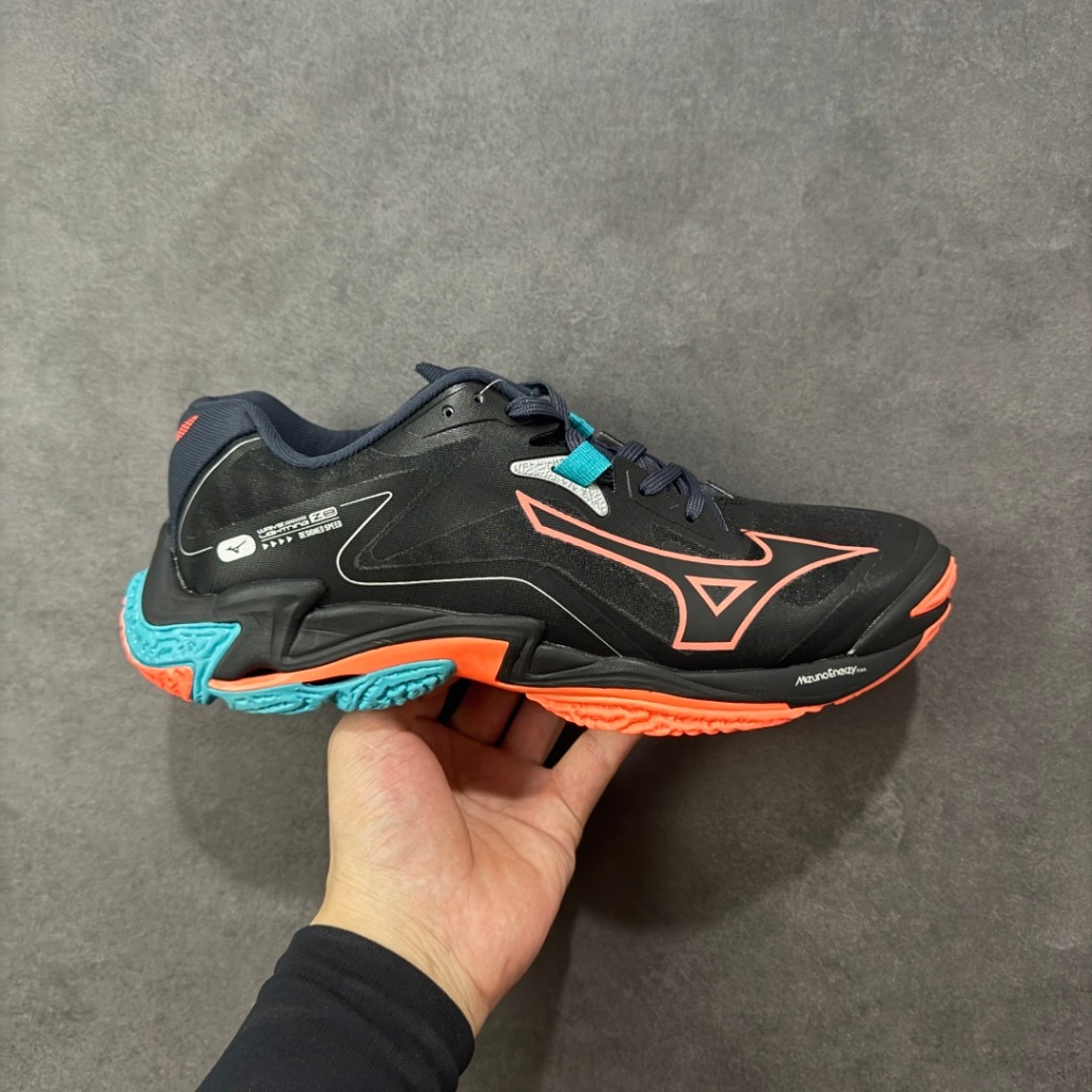 2025 Mizuno Mizuno Wave Lightning Z8 Lightning Z8 Series Low-Top Volleyball รองเท้าผ้าใบแบดมินตัน