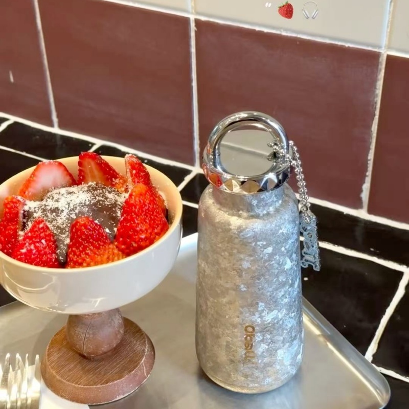 Oball Pure Titanium Thermos Dreamy ชาน้ําแยกถ้วยมูลค่าสูงที่มาพร้อมกับถ้วยทางเลือกแรกสําหรับของขวัญข