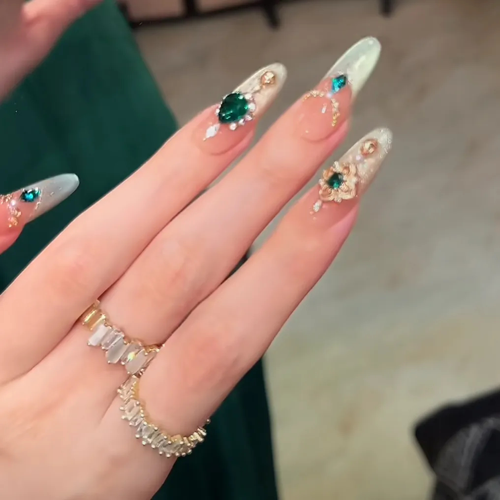 C0131 เล็บปลอมสําเร็จรูป ทำด้วยมือ 10 ชิ้น/กล่อง โมนิก้า ทันสมัย มีเอกลักษณ์ ดีไซน์สวย ประณีต สวมง่าย ใช้ซ้ำได้