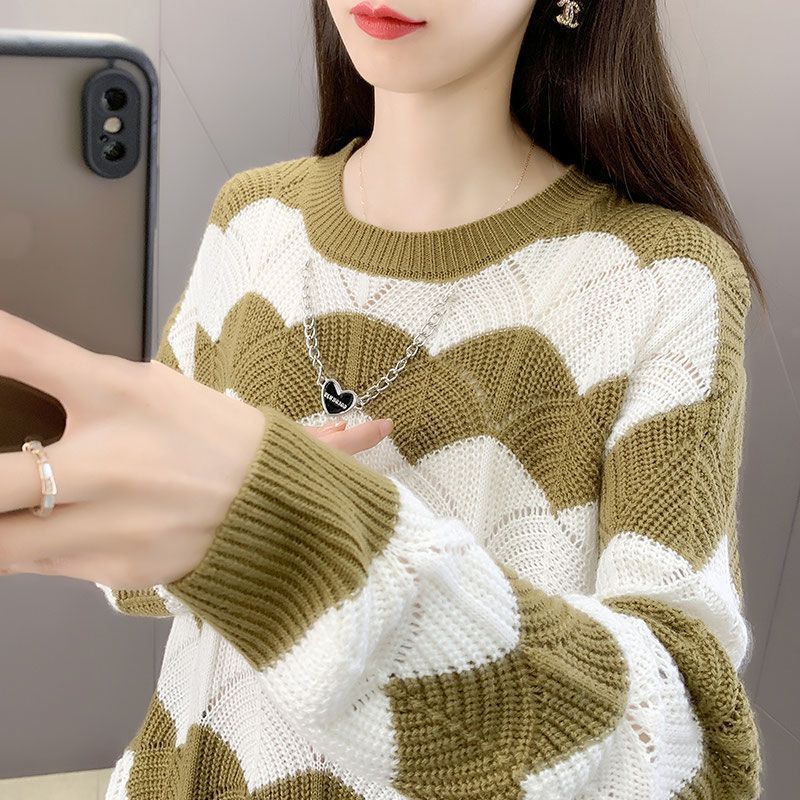 เสื้อถักผู้หญิงคอกลมแบบคอนทราสสี ดีไซน์แขนยาวและทรงหลวม เหมาะสำหรับฤดูใบไม้ร่วงในสไตล์ตะวันตกใหม่ๆ