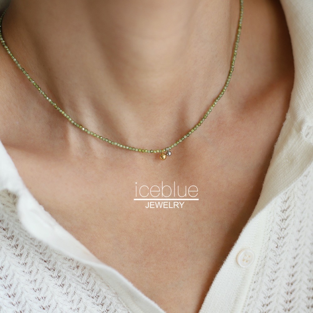 【iceblue】สร้อยคอหินสังเคราะห์ลูกปัดสีเขียวมะกอกทำมือ เรียบง่ายตัดกันสีทองและเงิน ชุบ 18K Gold ไร้สนิม ไทเทเนียมสตีล สำหรับผู้หญิง N180 - รูปที่ 5
