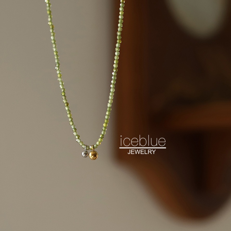 【iceblue】สร้อยคอหินสังเคราะห์ลูกปัดสีเขียวมะกอกทำมือ เรียบง่ายตัดกันสีทองและเงิน ชุบ 18K Gold ไร้สนิม ไทเทเนียมสตีล สำหรับผู้หญิง N180