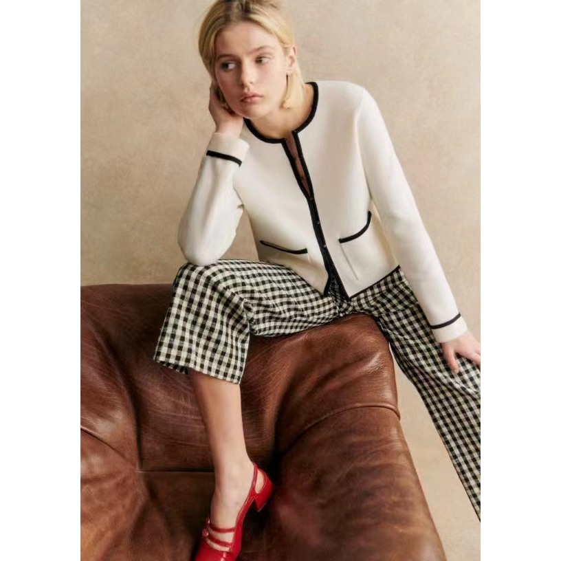 [auth] เสื้อแจ็คเก็ตถักขนสัตว์ Merino สีขาว French Retro sezane Original Factory Raw Fabric