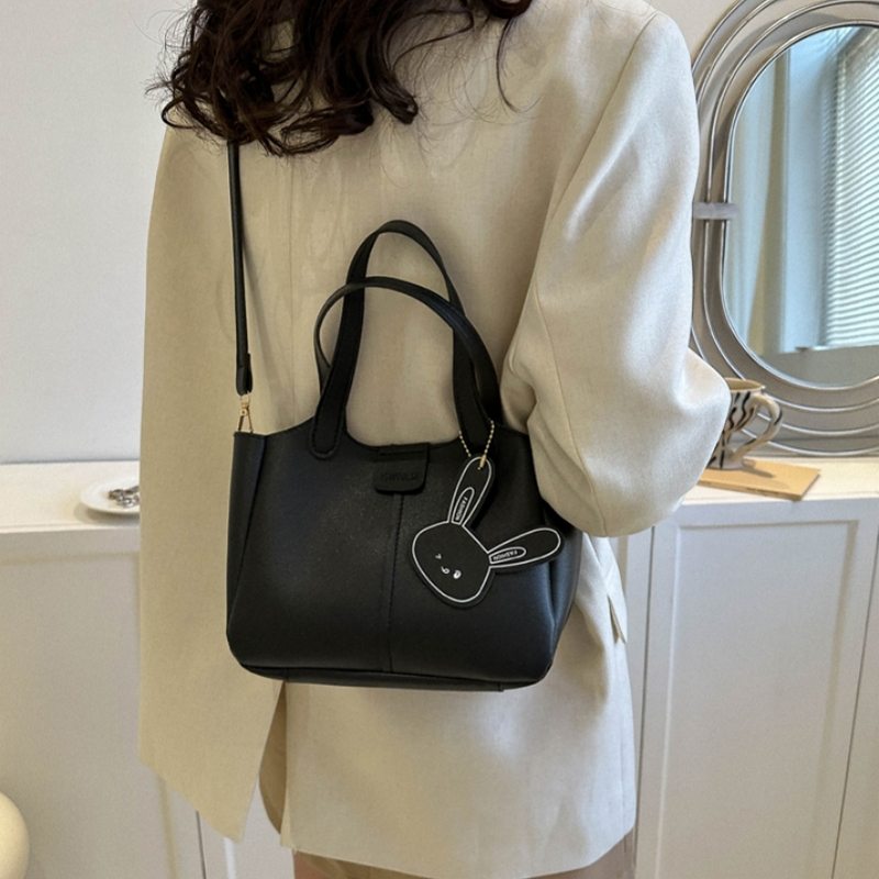 Miss_J พร้อมส่งจากกทม🎀กระเป๋าถือหนังนิ่มสไตล์ย้อนยุคแบบใหม่ กระเป๋าสะพายข้างลำลองอเนกประสงค์ เรียบง่ายและมีสไตล์ - รูปที่ 7