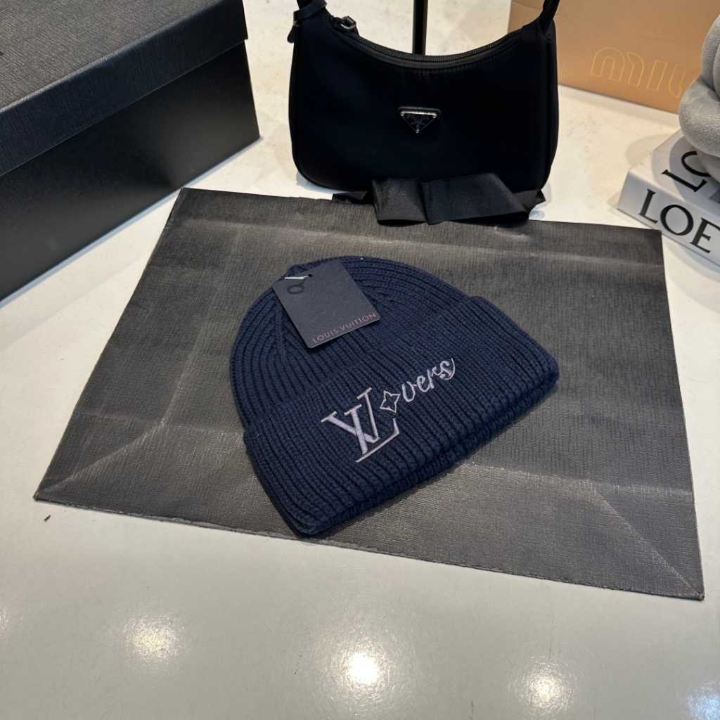 LV1012 หมวกถักผ้าวูลอบอุ่น
