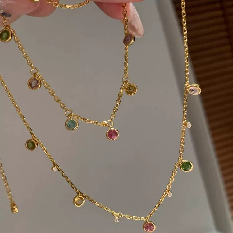 สร้อยข้อมือทองคำสีรุ้ง ออกแบบเฉพาะตัว เครื่องประดับสำหรับฤดูร้อนสำหรับผู้หญิง