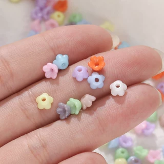 ลูกปัดดอกไม้อะคริลิค 6*6 มม. สีทึบ Lily of the Valley 100 ชิ้น สําหรับทำเครื่องประดับ