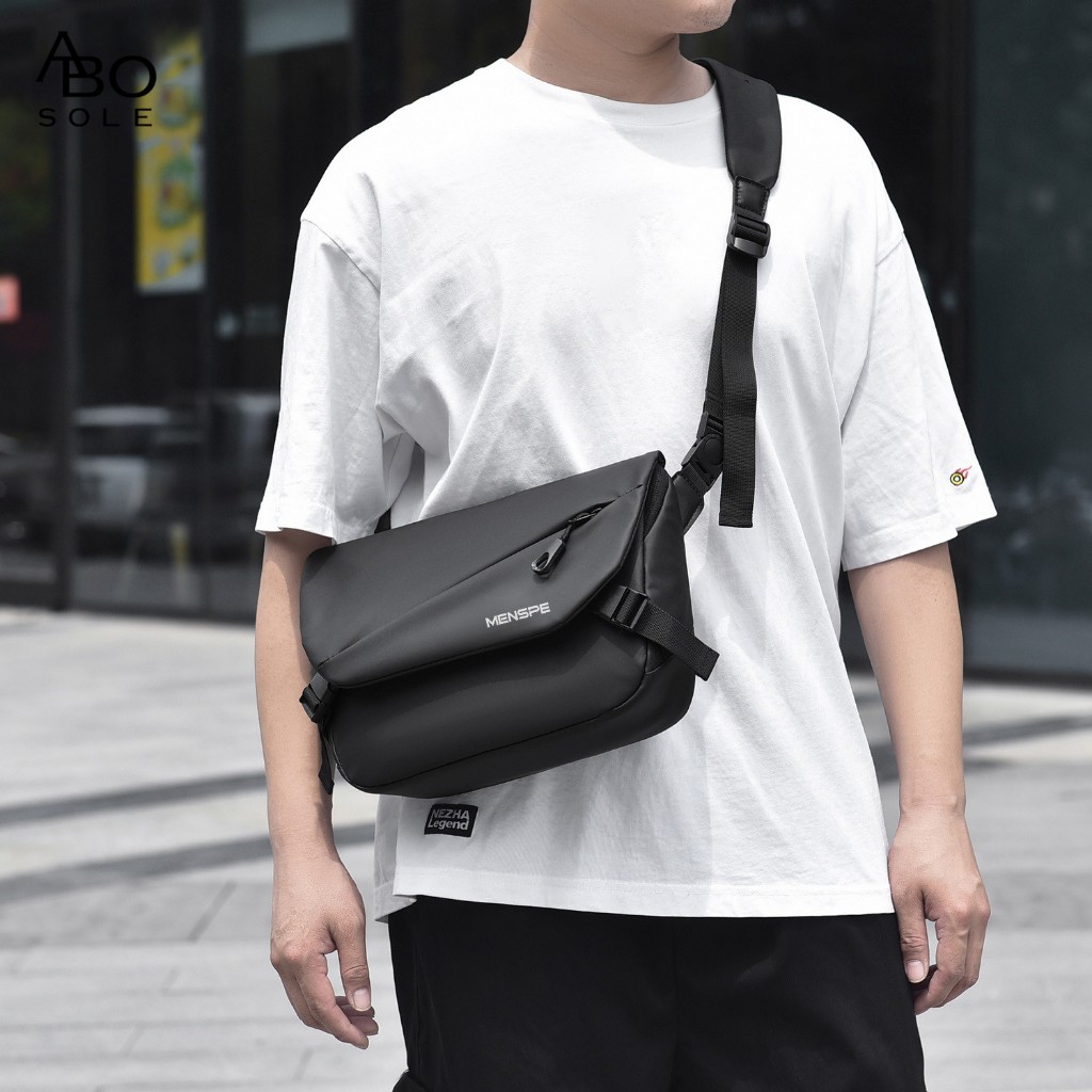 ABOSOLE  ผู้ชายไหล่กระเป๋าข้ามร่างกายกระเป๋า ผู้สื่อสาร กันน้ําฟอร์ดข้ามร่างกายกระเป๋าความจุขนาดใหญ่สลิงกระเป๋าที่เรียบง่ายสบายๆกีฬาถนนกระเป๋าสําหรับผู้ชายนักเรียนชายวัย