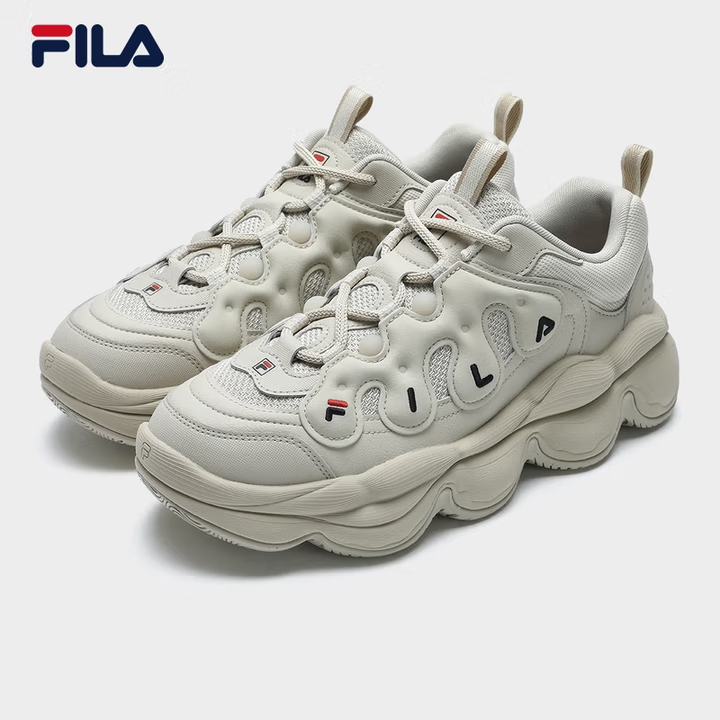 FILA Pea Shoes รองเท้ากีฬาลำลองสำหรับผู้หญิง สีเบจ