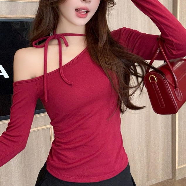 เสื้อยืดแขนยาวผูกเชือกเปิดไหล่สีแดงแปรง @