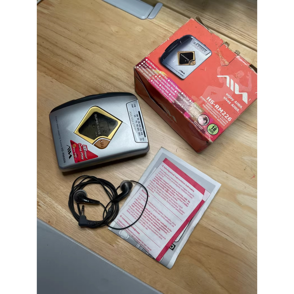 เครื่องเล่นเทปคาสเซ็ต AIWA HS-RM226 - บริการ ซูเปอร์เบส พร้อมอุปกรณ์เสริมของแท้
