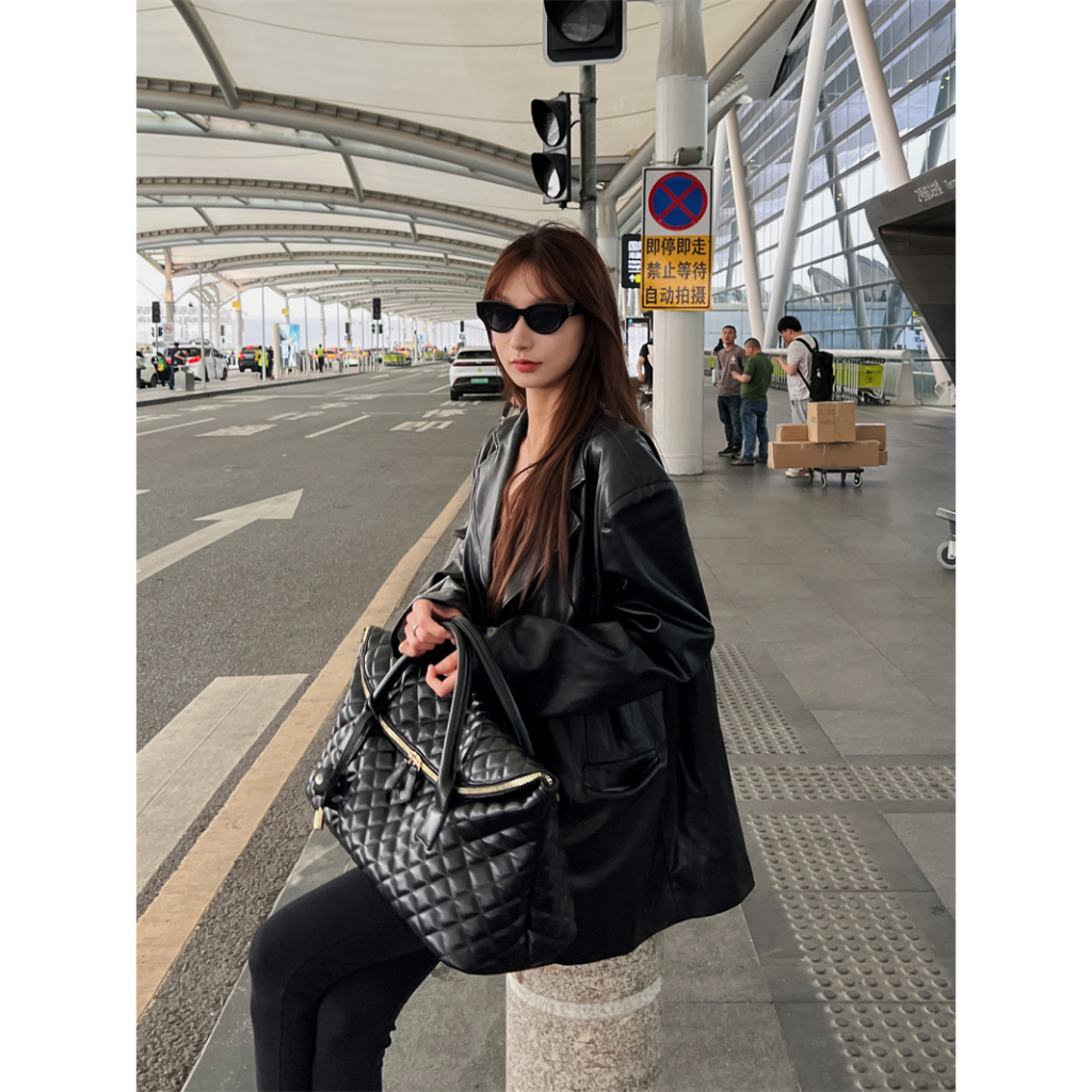 หนังนุ่ม รูปสี่เหลี่ยมขนมเปียกปูน กระเป๋าหญิงแบบพกพายิมกระเป๋าสีดํา - รูปที่ 6