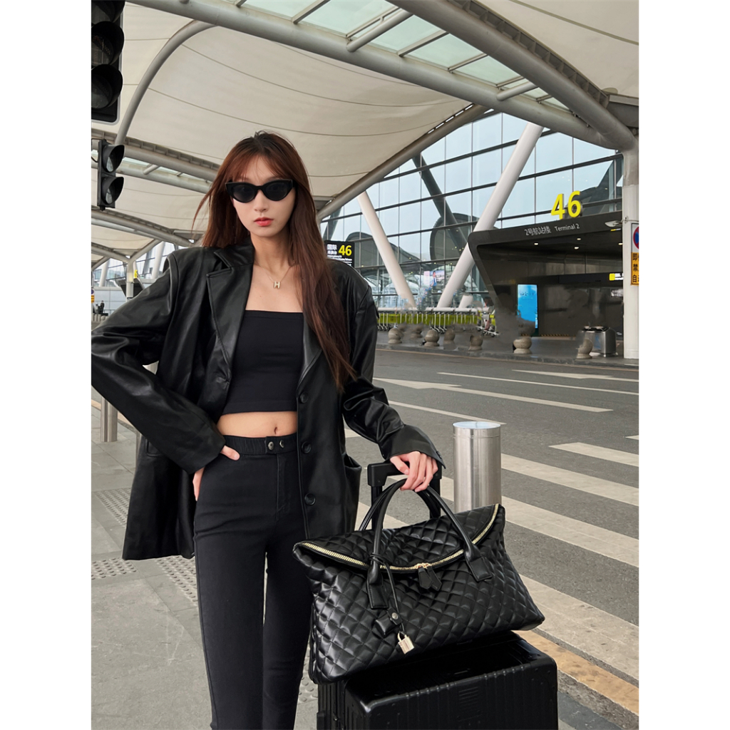 หนังนุ่ม รูปสี่เหลี่ยมขนมเปียกปูน กระเป๋าหญิงแบบพกพายิมกระเป๋าสีดํา - รูปที่ 3