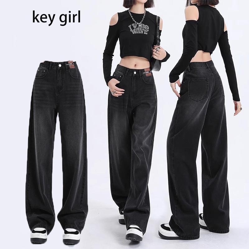 กางเกงยีนส์เอวสูงสีเทา ทรง.slim-fit ทันสมัย เหมาะสำหรับสวมใส่อย่างสบายในหลากหลายโอกาส