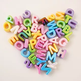 ลูกปัดตัวอักษร A-Z 5ชิ้น UV สีสันสดใส รูใหญ่DIYสร้อยข้อมือ จี้เครื่องประดับ ลูกปัดใช้ทำเครื่องประดับ