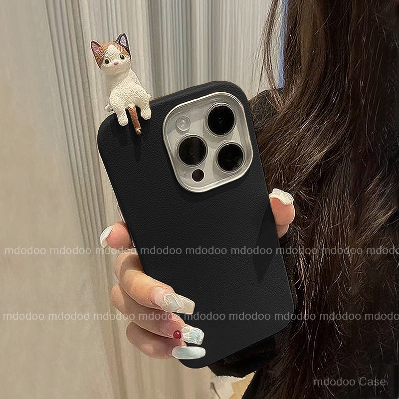 เคส For Redmi Note 15 14S 4G 14 Pro 5G 13 Pro+ 12 11S 11 12S Mi POCO X7 X5 M6 Fashion High Class Leather Texture Large lens frame Lens Protection Anti-drop Back Cover Cute 3D Sit up Cat Doll Soft Phone Case PW 11 - รูปที่ 5